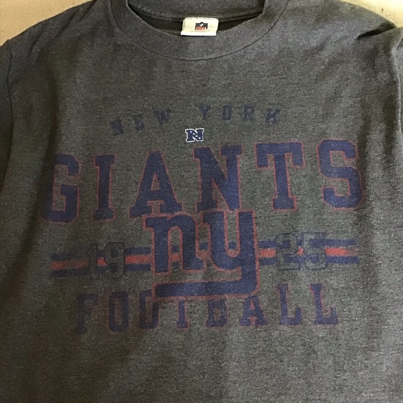 NFL New York Giants GrayTee Shirt Sz. Med EUC (flaw) Sports Apparel, Sports Logo - Picture 5 of 10